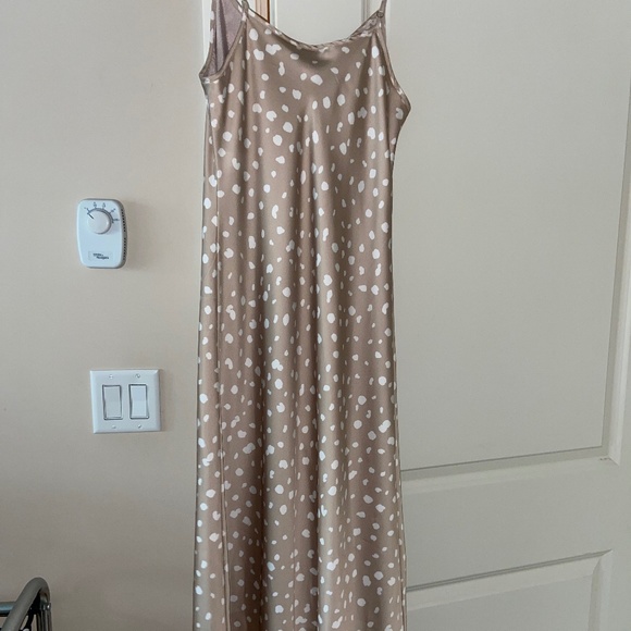 Gold and cream slip dress - Picture 1 of 2